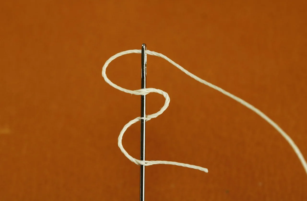 leather craft, needle, line, sew, crafts, sewing, hobby, handmade, pattern, equipment, leather, designer, hand stitching, classic, bag, handbags, design, style, leather craft, leather craft, leather craft, leather craft, leather craft. Folding compared with sewing: a weekend plan for handmade journals