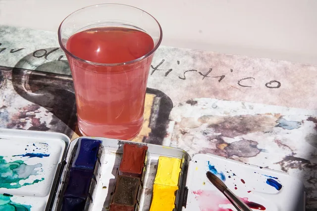 watercolor box, to dye, color wells, paint box, color blends, coloured, multicoloured, colorful, mix, paint brush, wet paint, watercolour paper, graphic, water glass. One level tray matters more than a level bench in decorative paper work