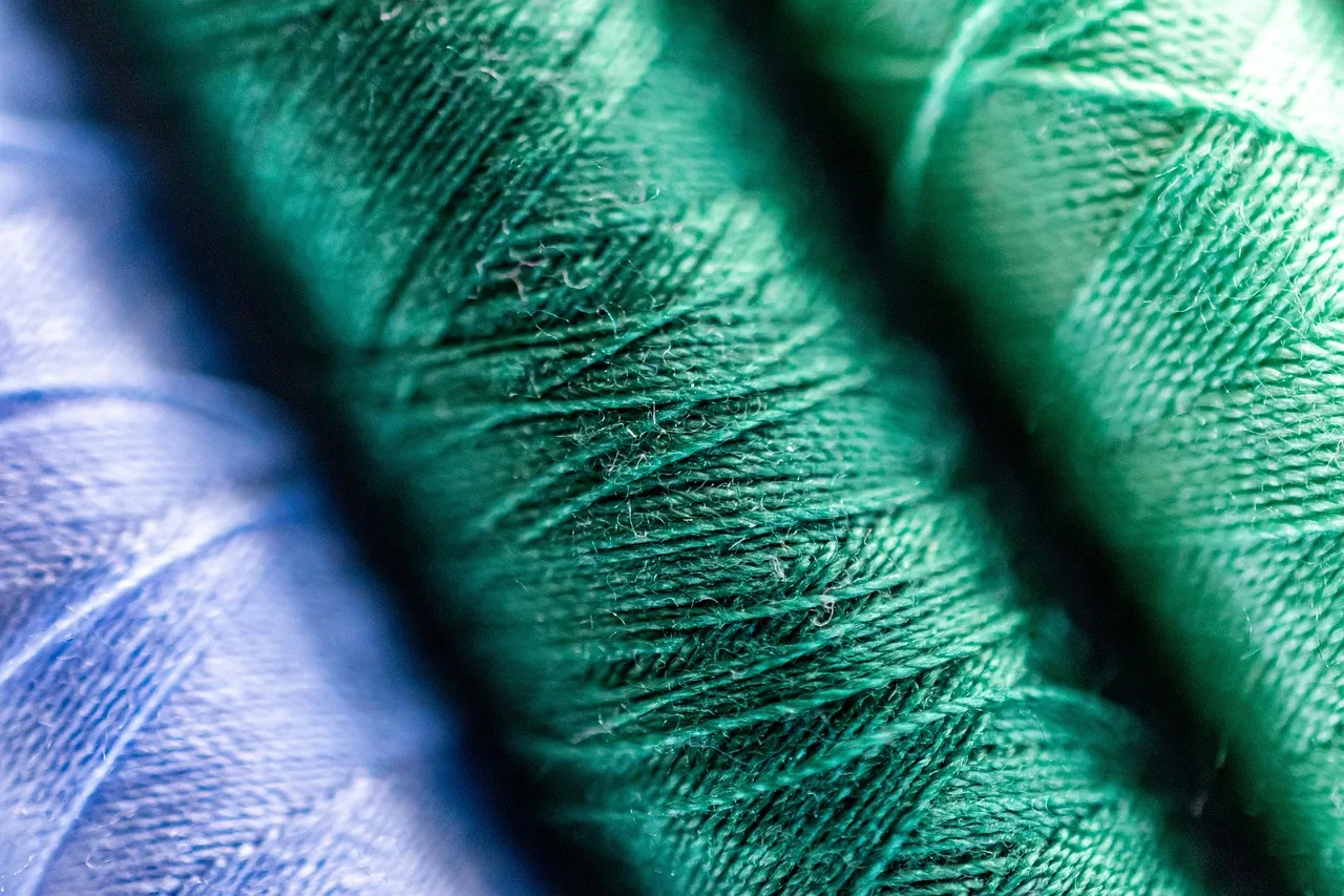 yarn, thread, spindle, sewing, close up, macro, yarn, yarn, yarn, yarn, yarn, thread, thread, thread, thread, thread, sewing, sewing, sewing. Pricing a bookbinding project: cost per finished book, not per sheet