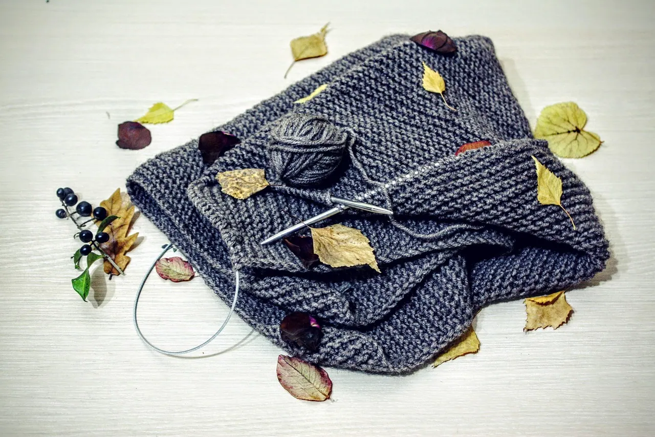 autumn, knitting, clothing, textile, wool, design, woven, natural, diy, hobby, leaves, handmade, needlework, nature, creative, knit, craft, decorative